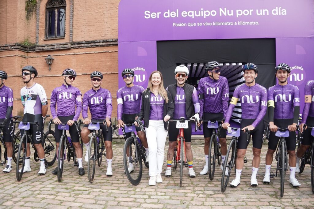 Equipo Nubank de ciclismo | Cortesía: Pulzo.