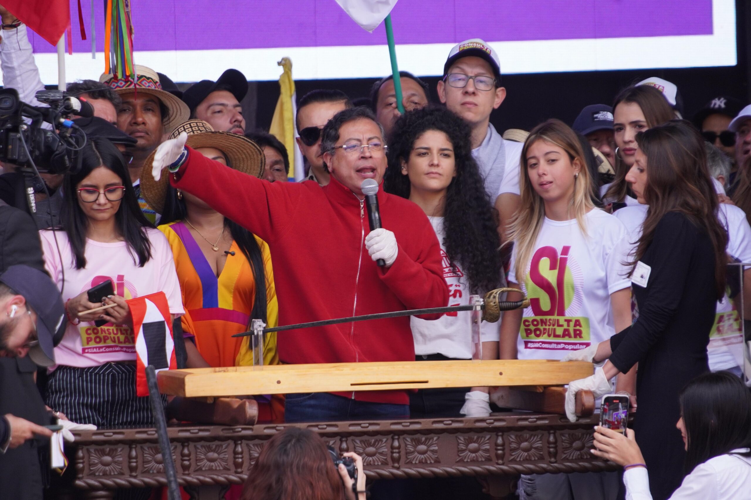 Gustavo Petro en marchas del primero de mayo en Bogotá / Julián Castañeda, Pulzo