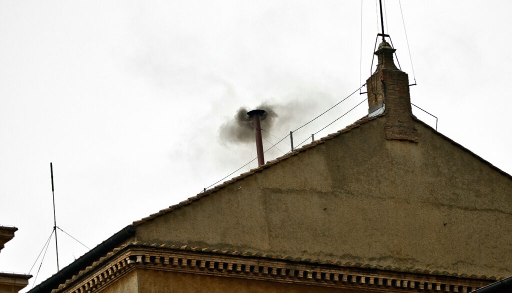 Fumata en el Vaticano (Gettyimages)